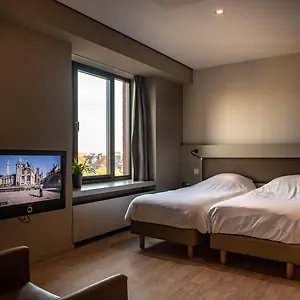 Castelnou Hotel Gante
